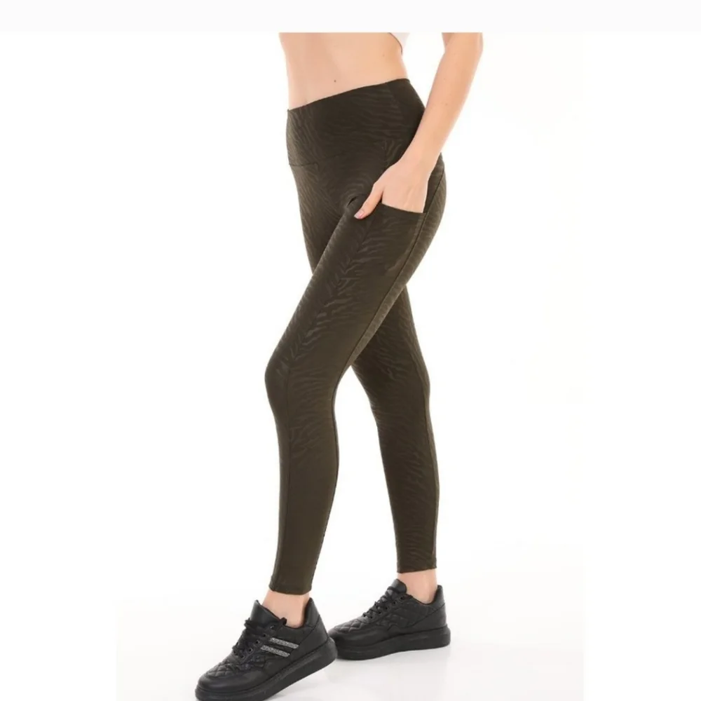 CMFSHN Workout Leggings - Picture 2 of 6